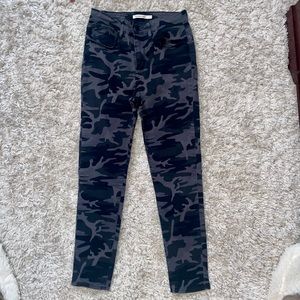 Levi’s High Rise Skinny Camo Pants